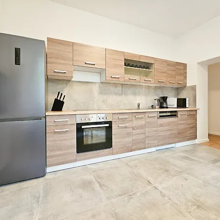 Tolstov - 4 Mit Terrasse Apartment *