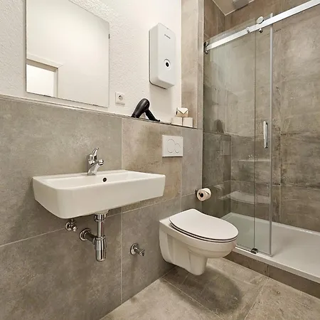 Tolstov - 4 Mit Terrasse Apartment